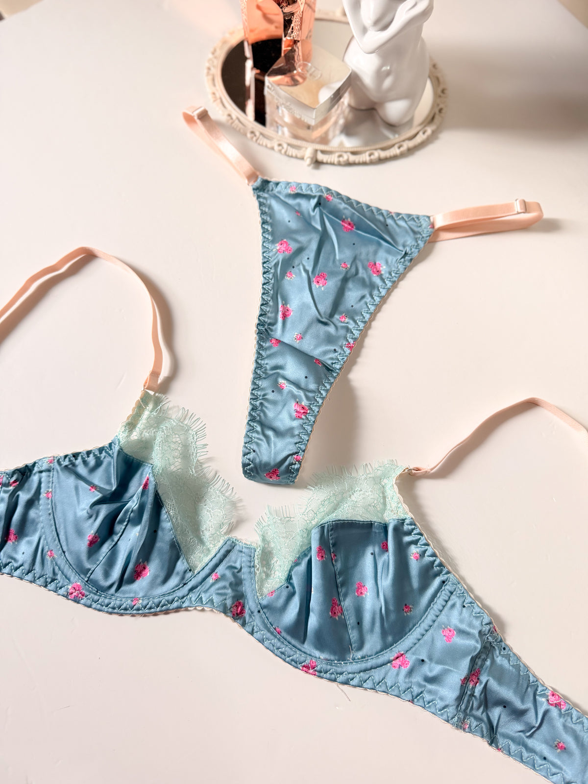 Set Romina